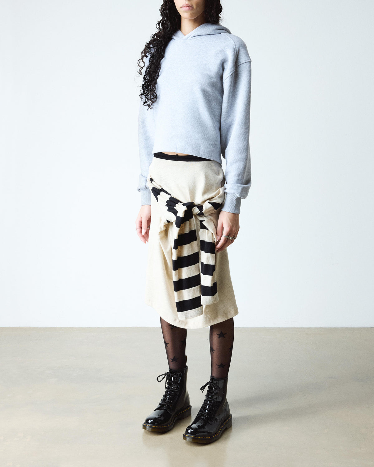 https://cdn.media.amplience.net/i/drmartens/11821011.81.jpg