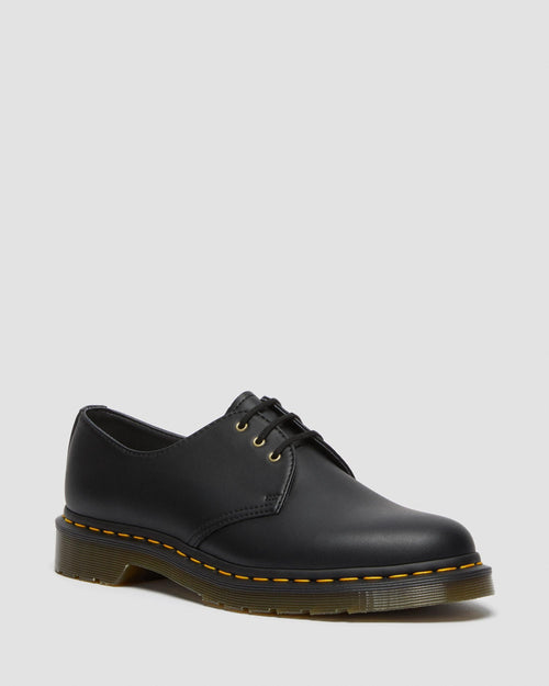 https://cdn.media.amplience.net/i/drmartens/14046001.80.jpg