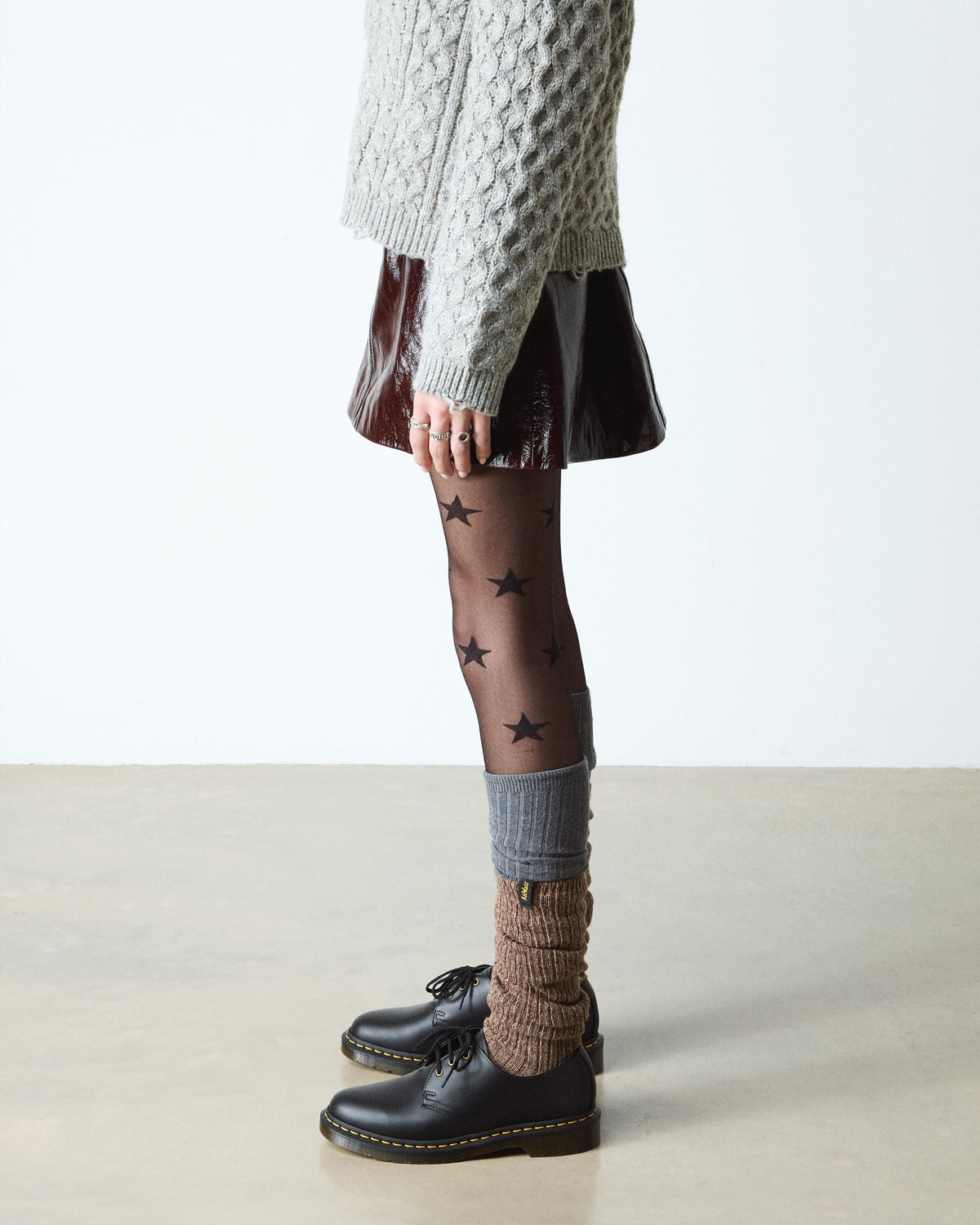 https://cdn.media.amplience.net/i/drmartens/14046001.81.jpg