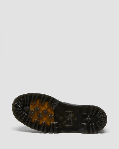 https://cdn.media.amplience.net/i/drmartens/15265001.89.jpg