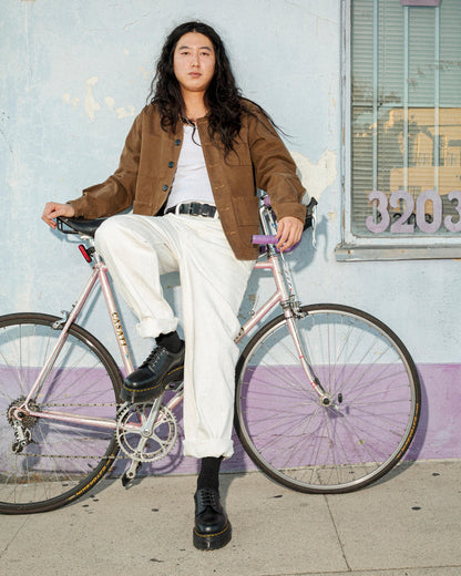 https://cdn.media.amplience.net/i/drmartens/24690001.85.jpg