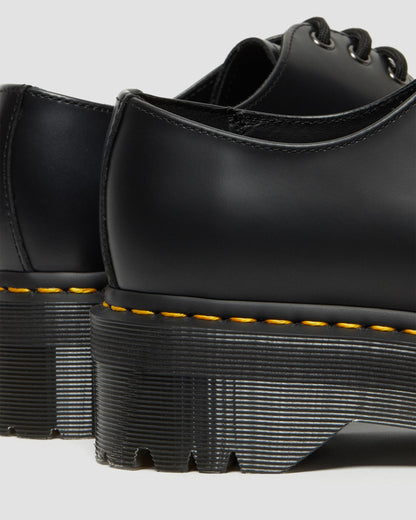 https://cdn.media.amplience.net/i/drmartens/25567001.86.jpg