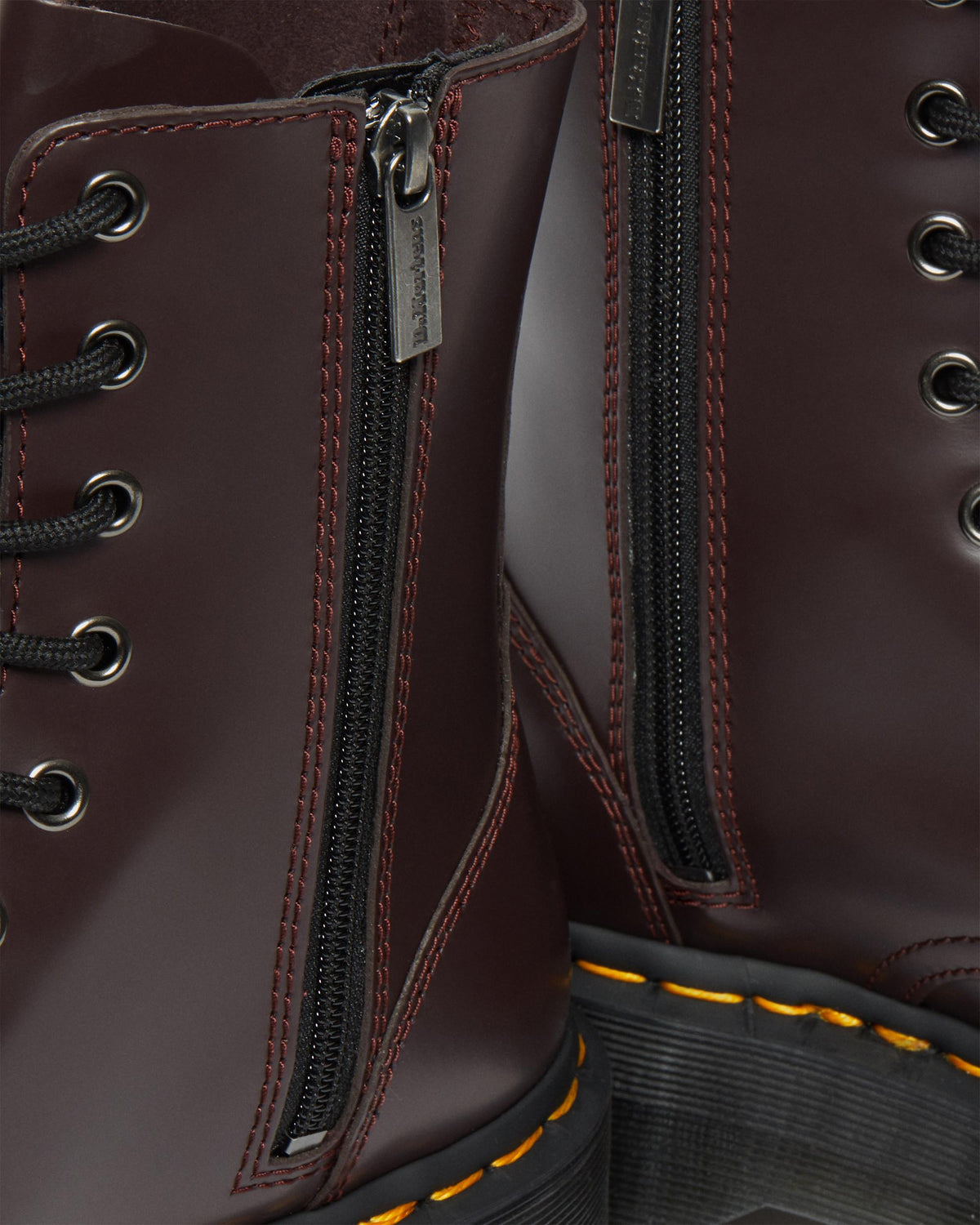 https://cdn.media.amplience.net/i/drmartens/27311626.82.jpg
