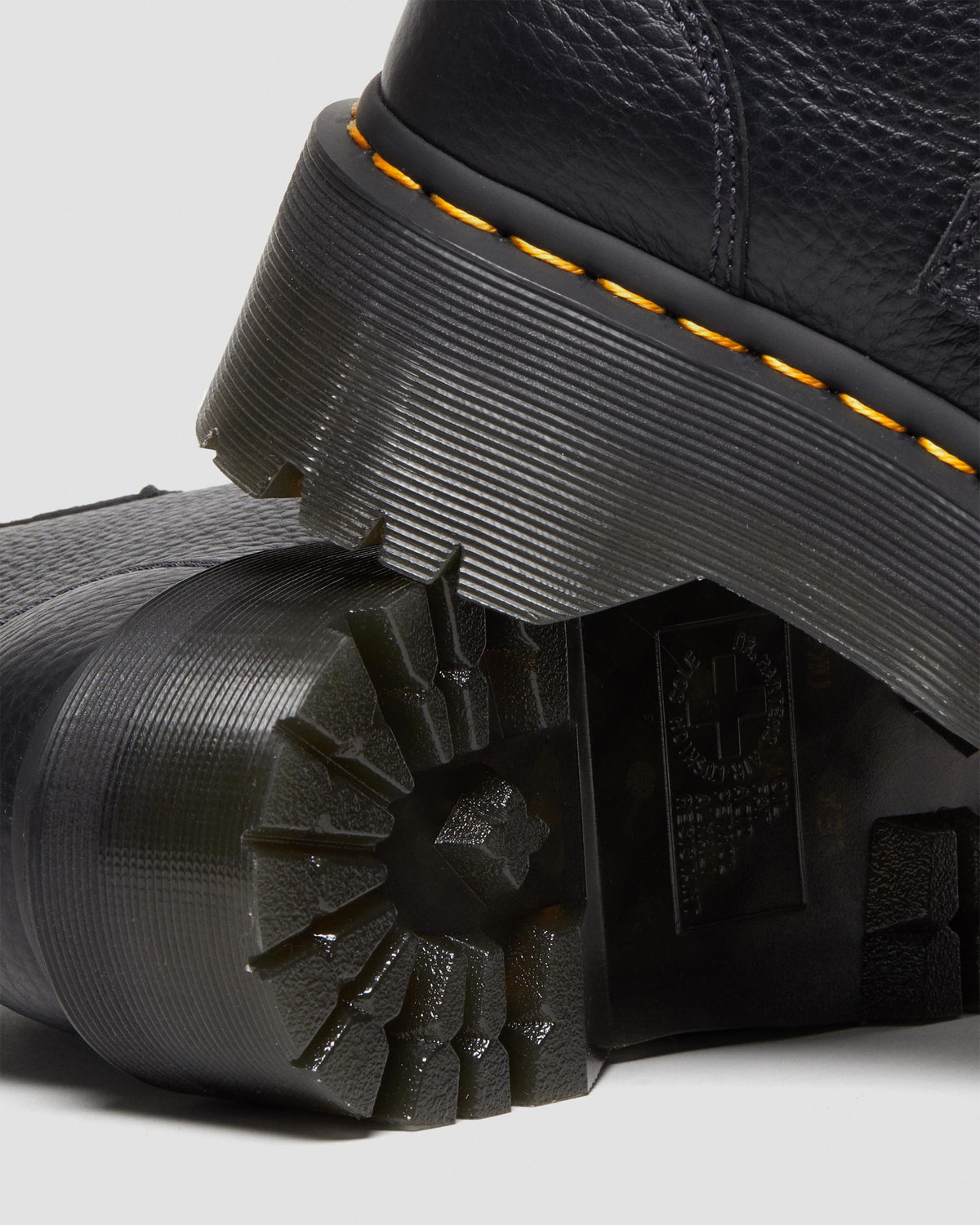 https://cdn.media.amplience.net/i/drmartens/27642001.86.jpg