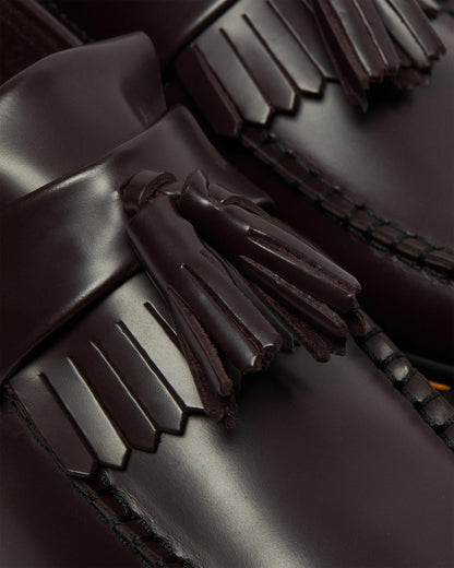 https://cdn.media.amplience.net/i/drmartens/27945606.82.jpg