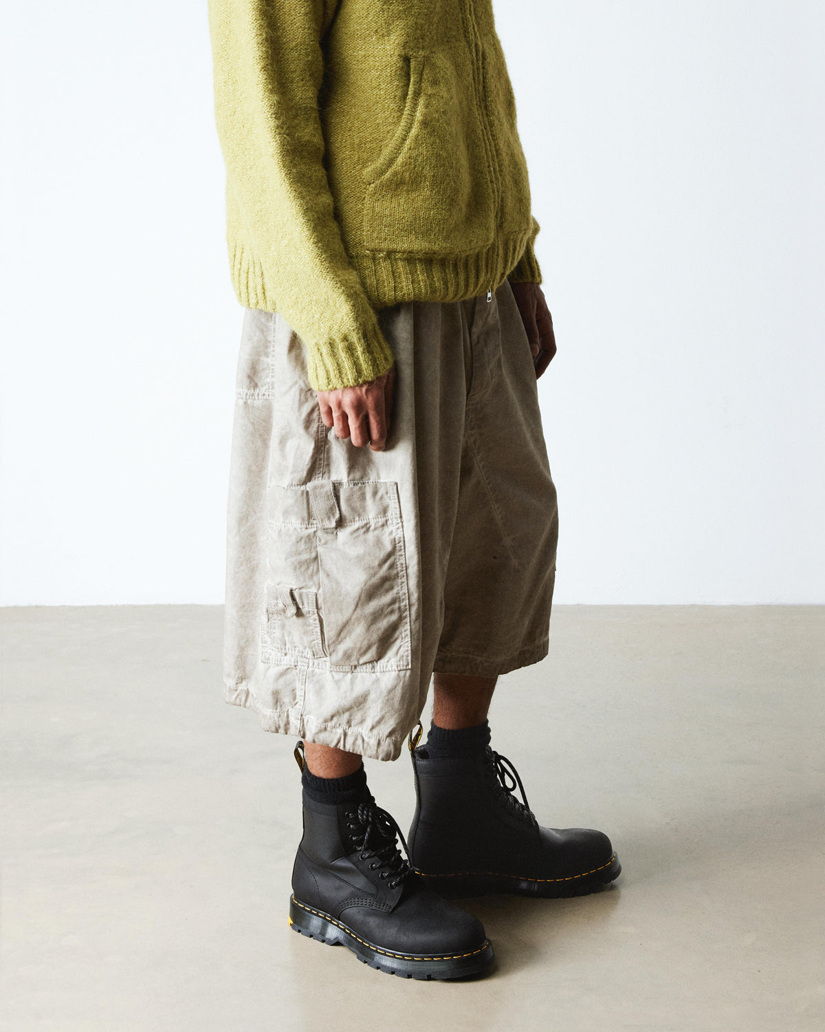 https://cdn.media.amplience.net/i/drmartens/31190001.81.jpg