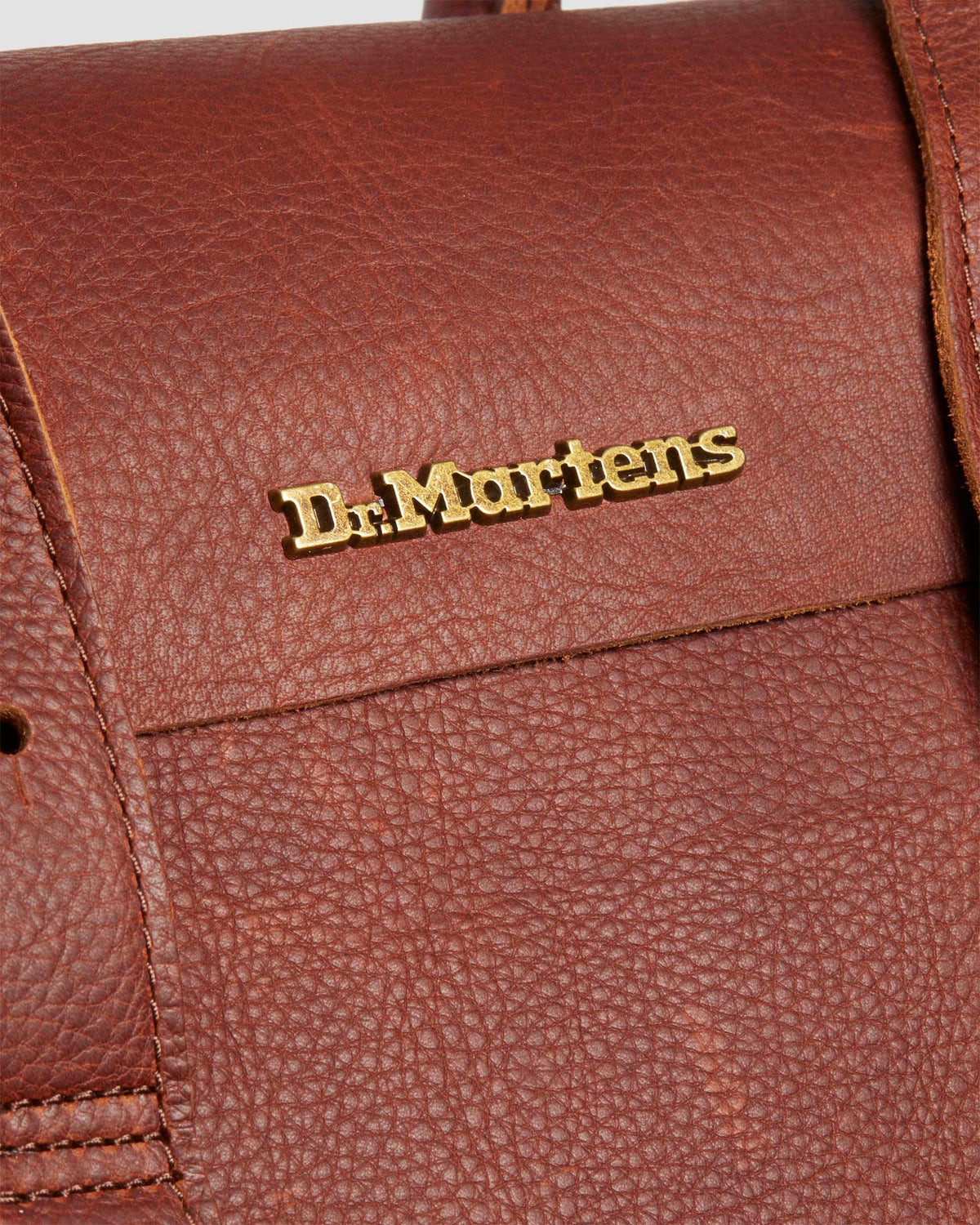 https://cdn.media.amplience.net/i/drmartens/AC989253.84.jpg